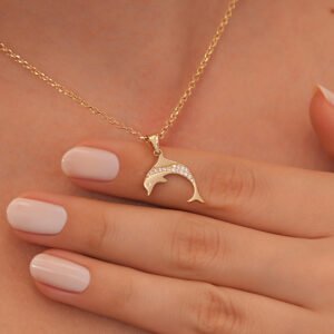 Altın Yunus Kolye – Kristal Taşlı Deniz Temalı Minimal Kolye