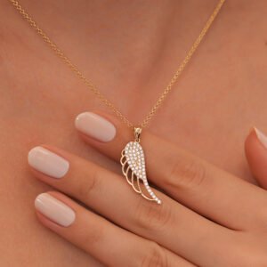 Altın Melek Kanadı Kolye – Kristal Taşlı Koruyucu Kanat Kolyesi